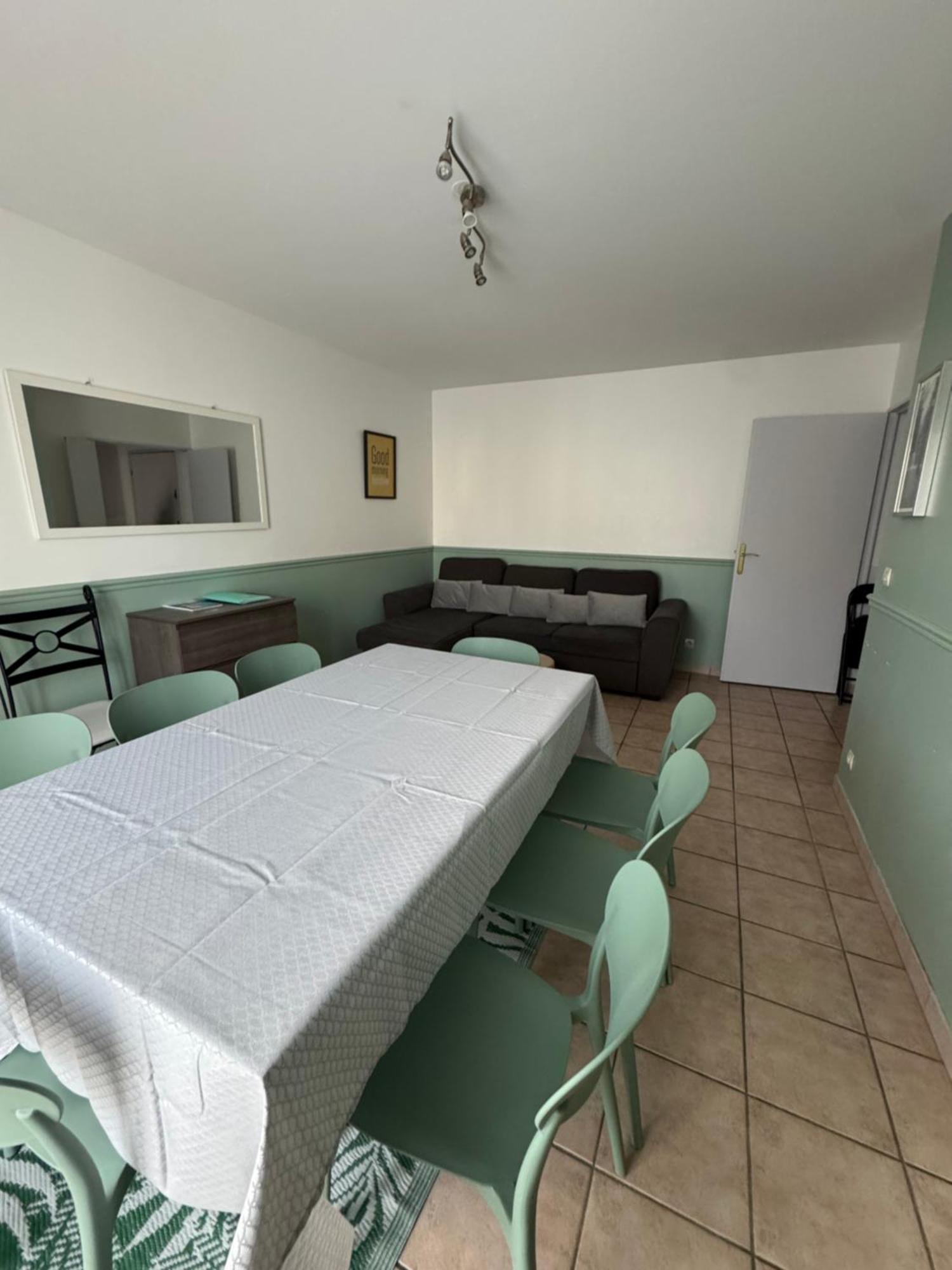 Disney, Very Nice 2 Bedrooms Family Apartment, Wifi, Netflix 8 Pers Chessy  Eksteriør billede